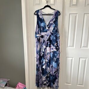 Blue and Purple Pleated Maxi Sundress with V-Neck